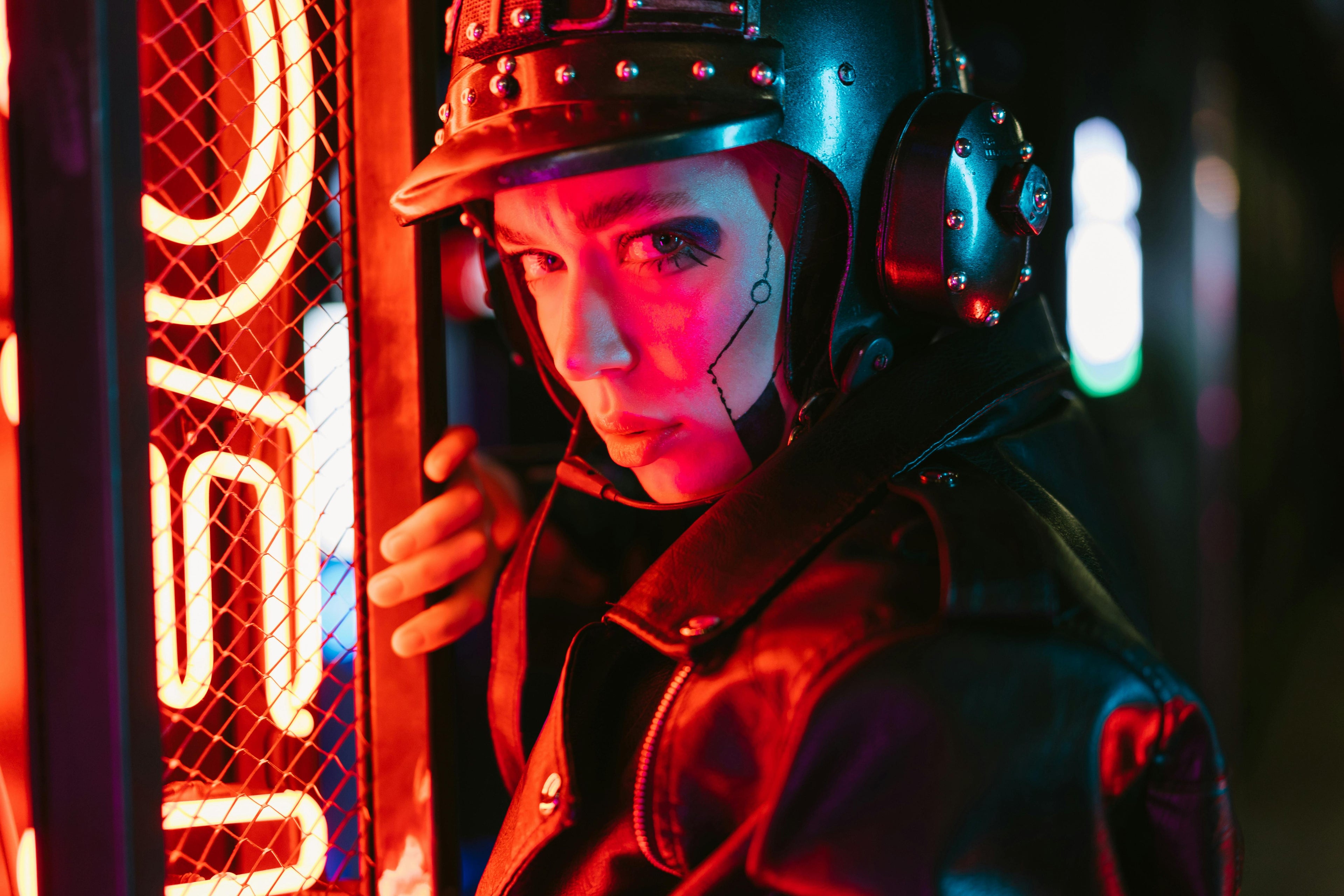 Cyber Stories #11: Dlaczego cyberpunk tak często pokazuje samotnych bohaterów i co mówi to o współczesnym społeczeństwie?