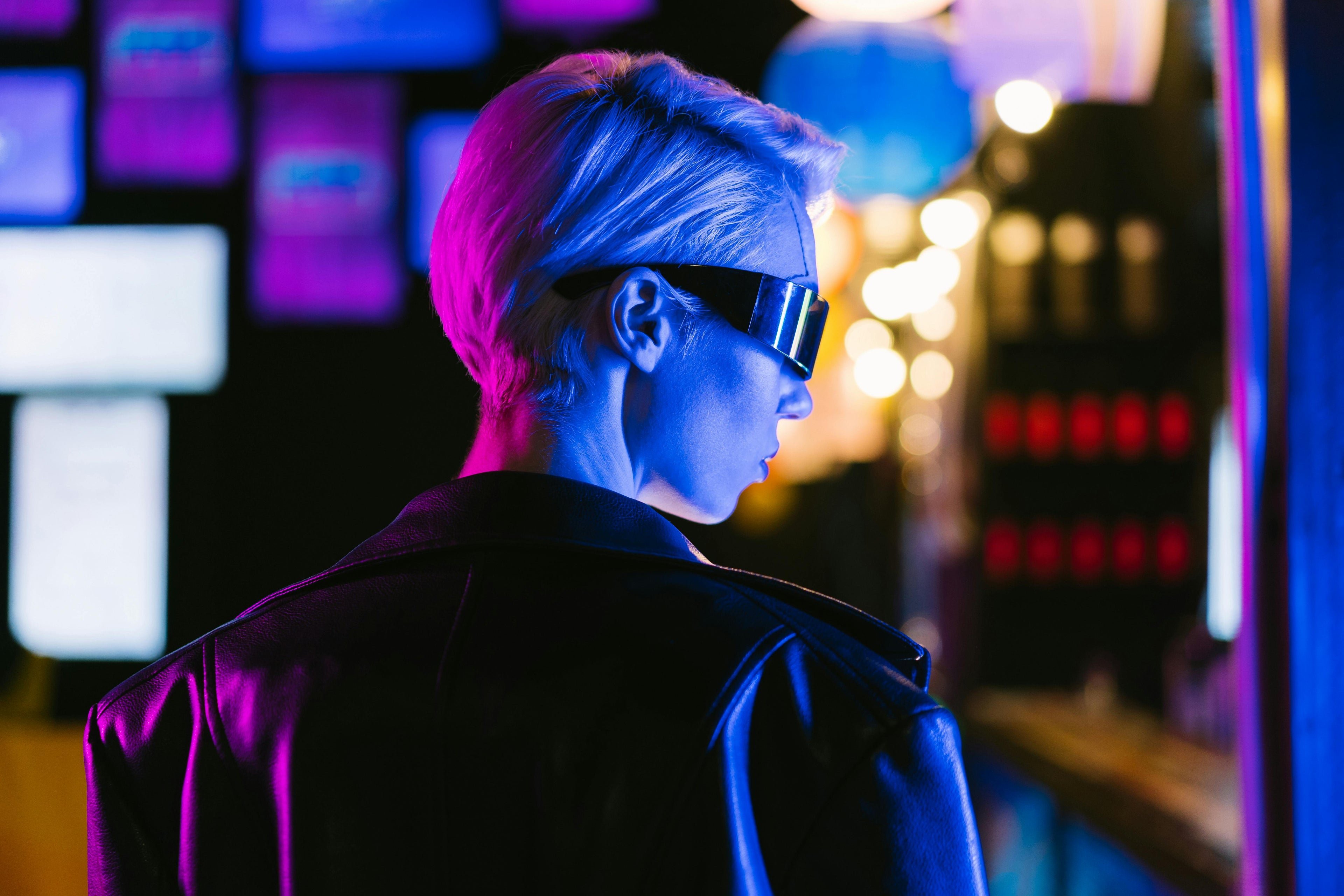 Techwear Hologram #7: Cyberpunk w praktyce – jak łączyć estetykę cyberpunk z funkcjonalnością stylu techwear